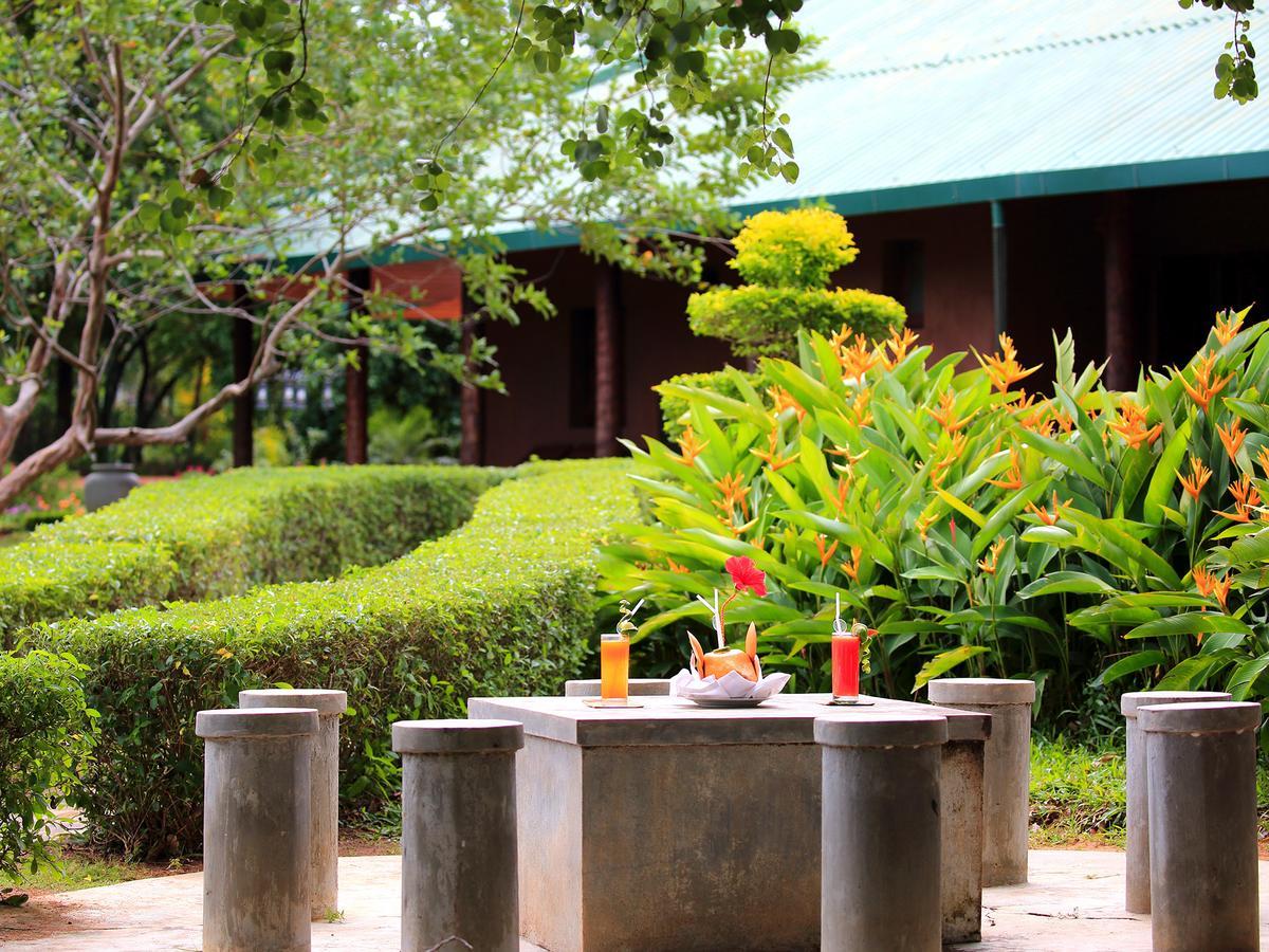 Grand & Gangula Hotell Dambulla Eksteriør bilde