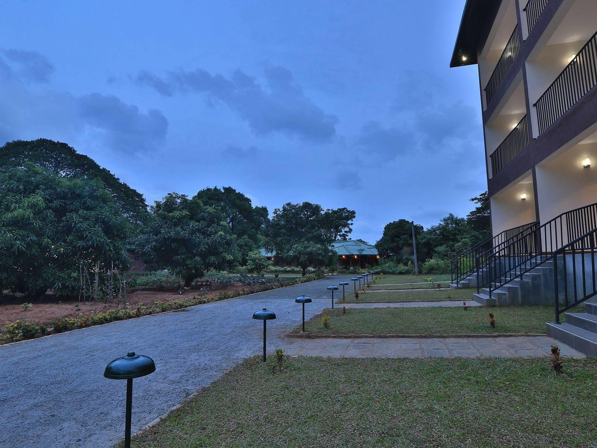Grand & Gangula Hotell Dambulla Eksteriør bilde