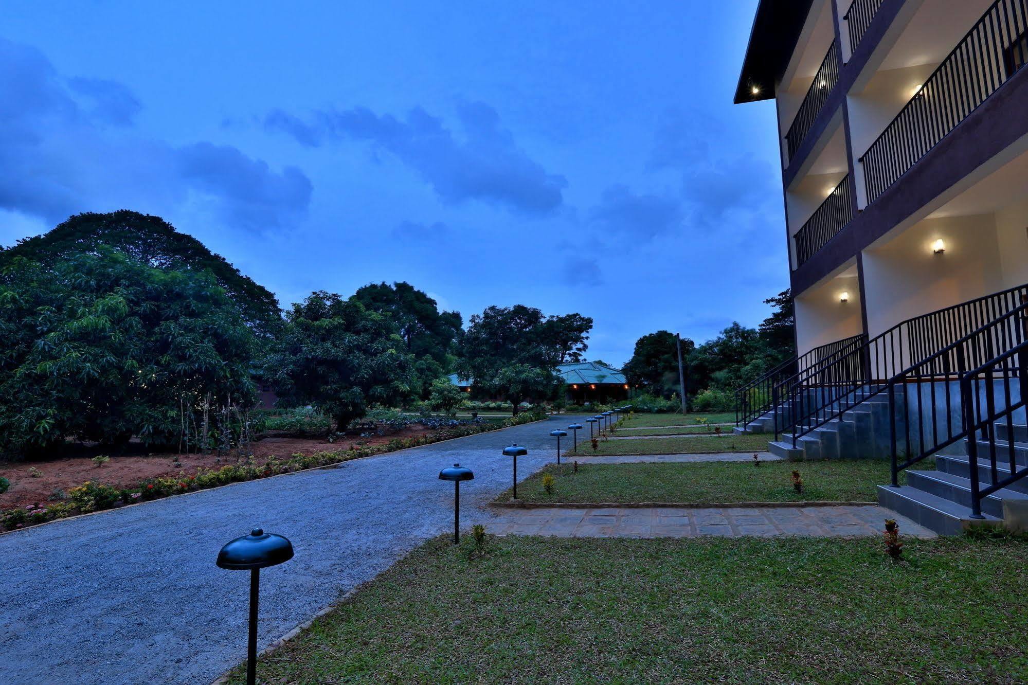 Grand & Gangula Hotell Dambulla Eksteriør bilde