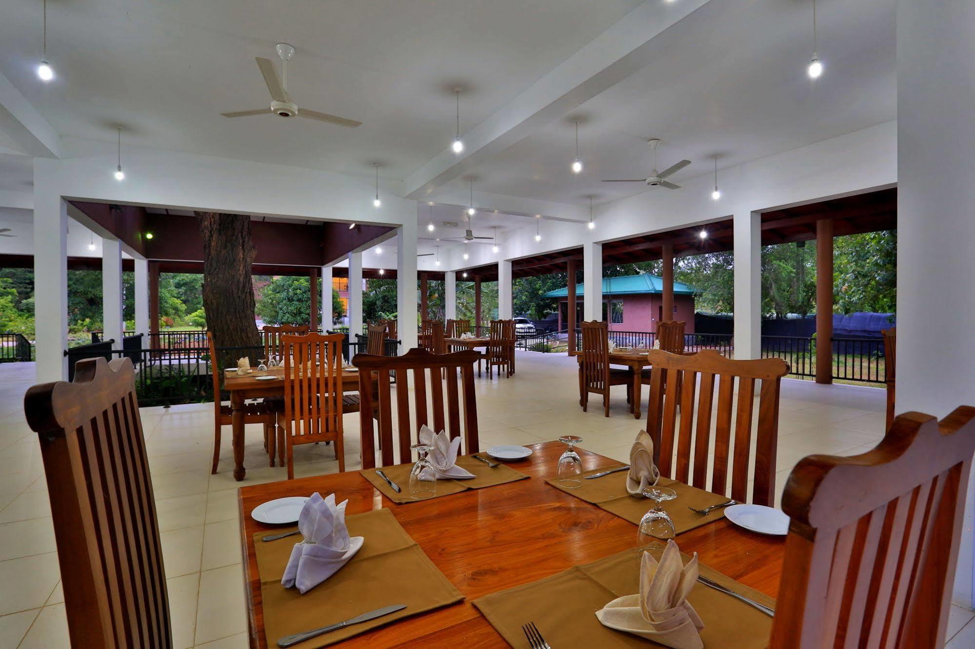Grand & Gangula Hotell Dambulla Eksteriør bilde